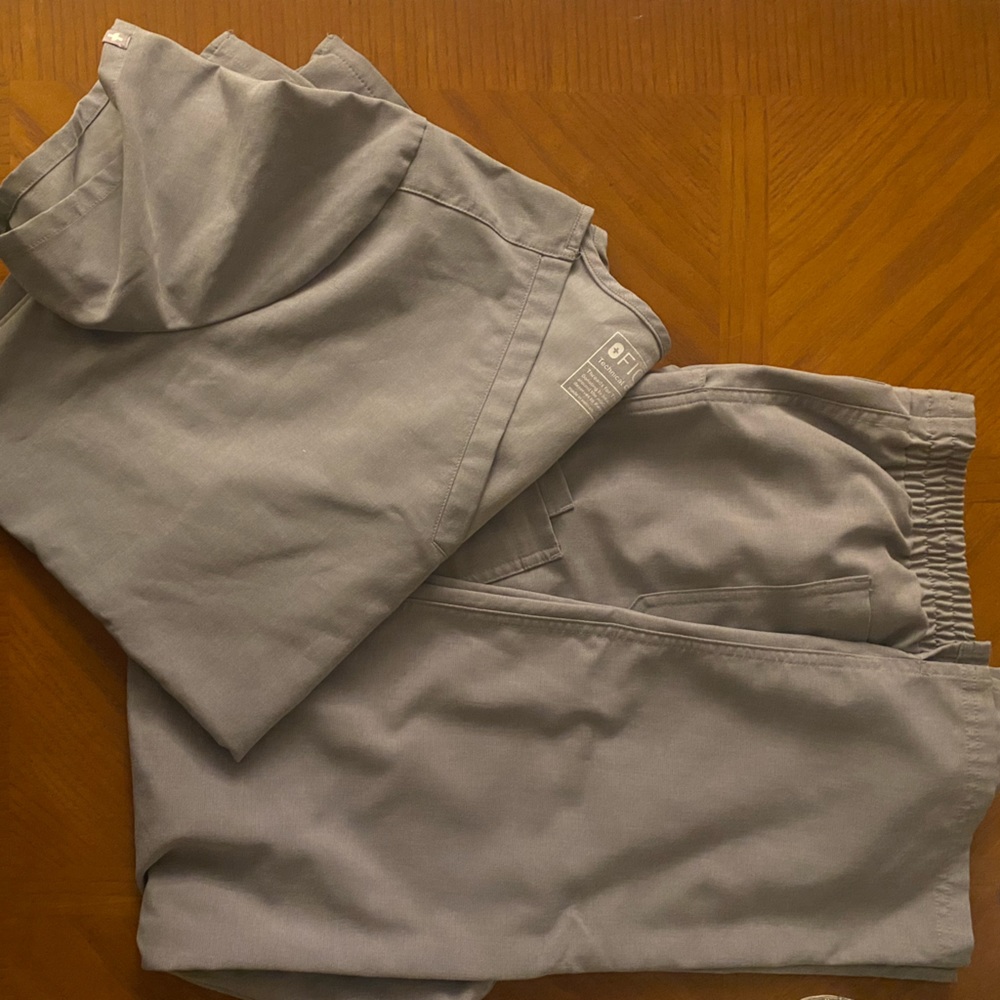 Figs USED set Dark Space Grey 2XL